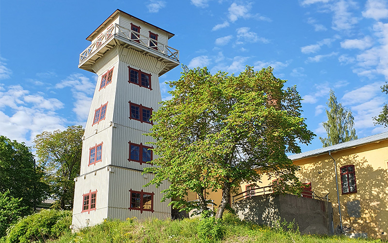 Vattentornet och verkstan på Svartviks industriminnen. Foto: Sundsvalls kommun.