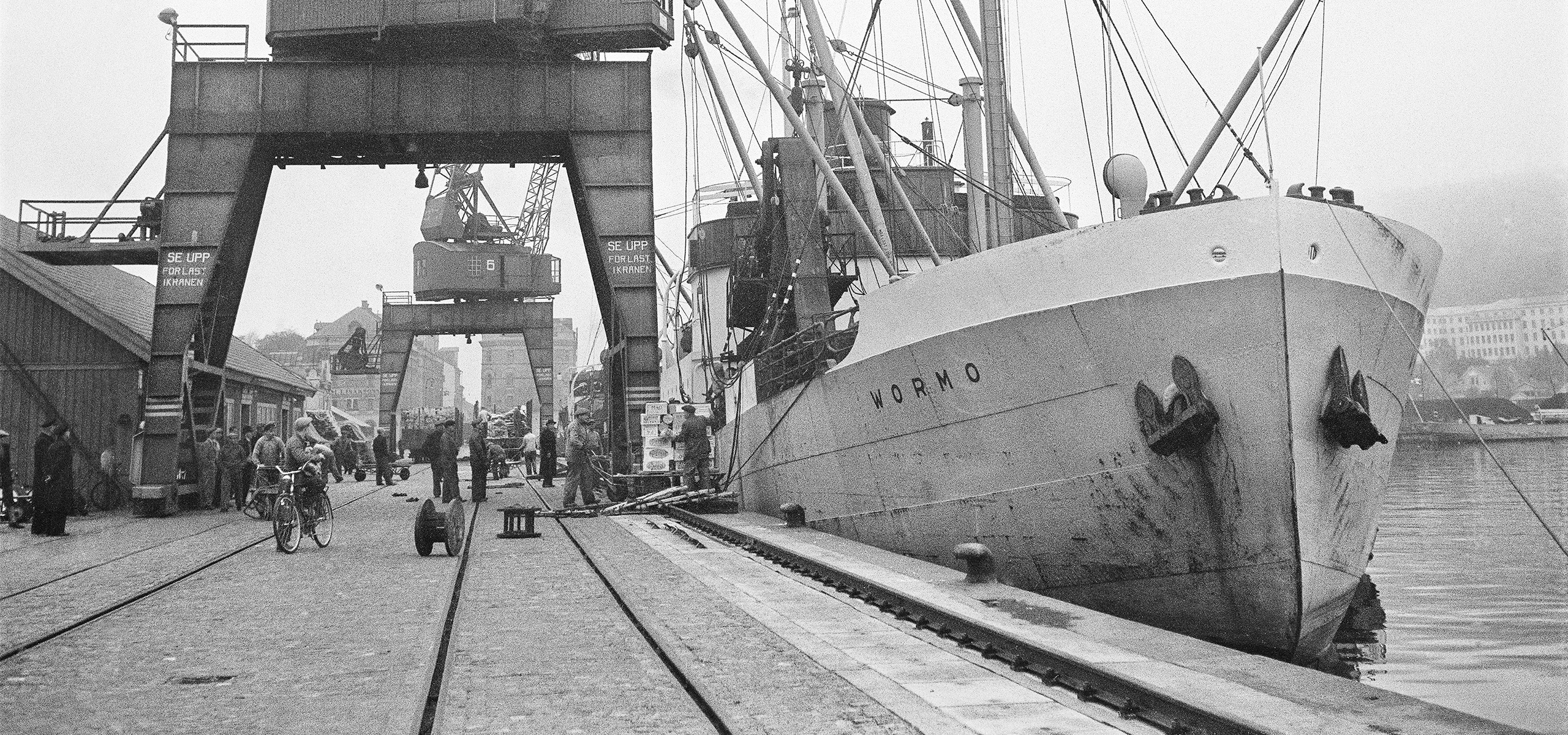 Wormo, ett 11 tons fartyg i hamnen. Fotografering 1945-1955 uppskattat.