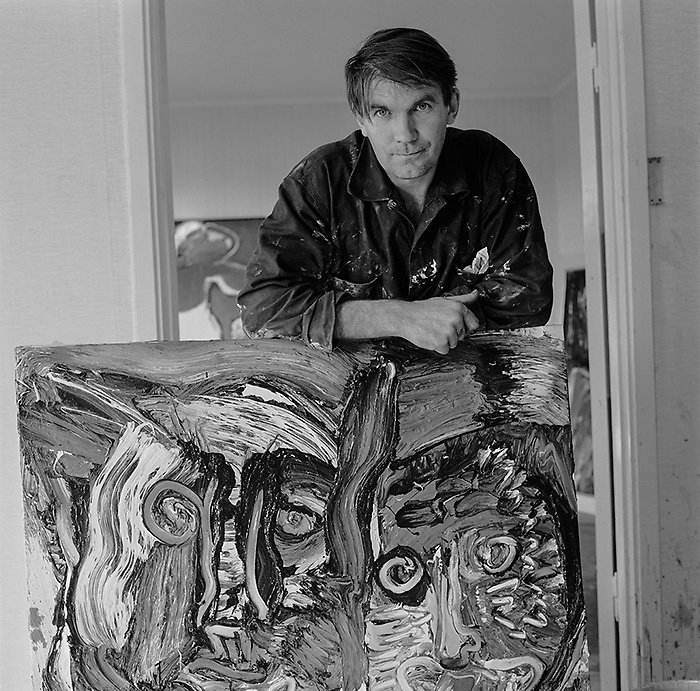 Bengt Lindström med ett av sina konstverk den 2 september 1965.